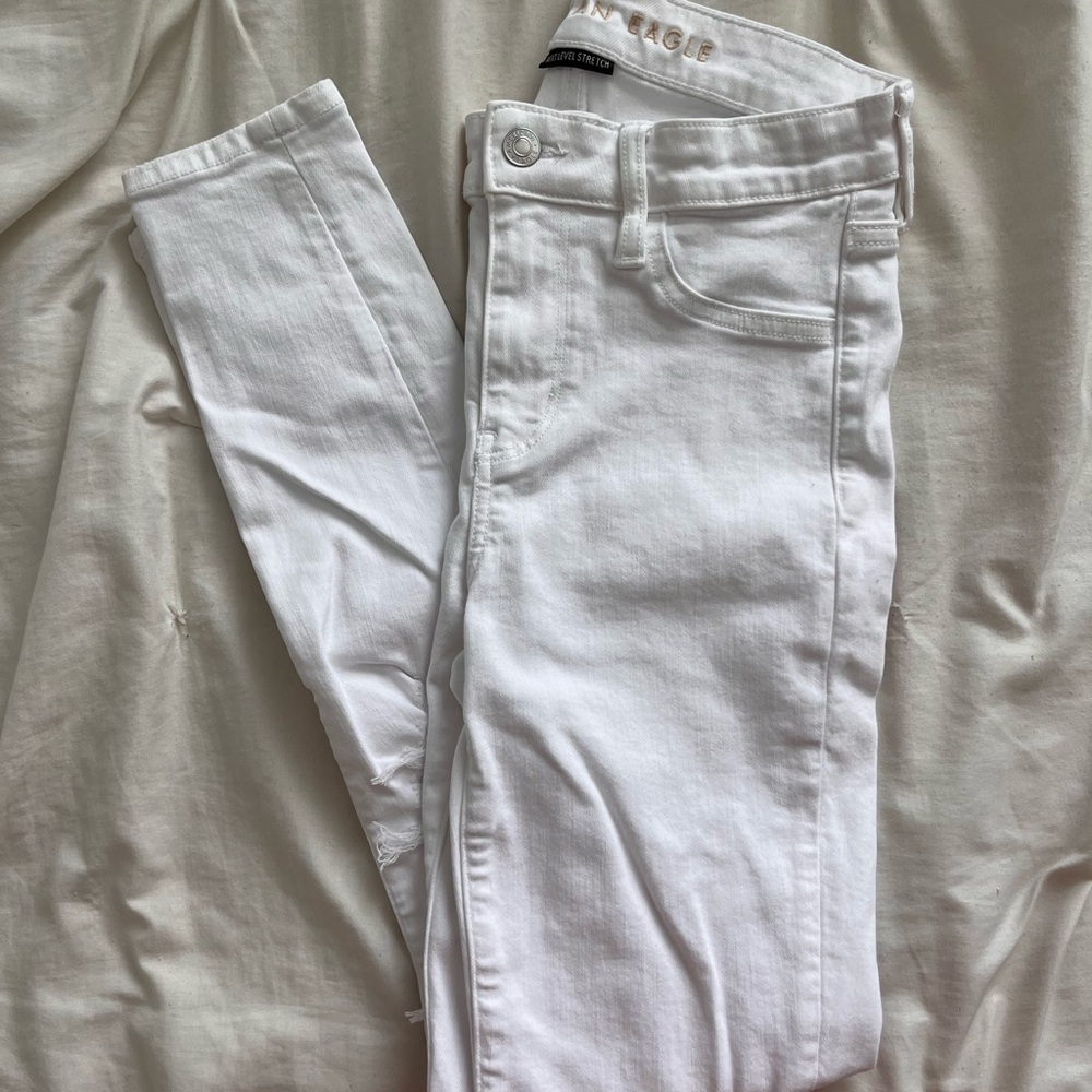 American Eagle Outfitters Women’s White Ripped Skinny Jeans